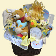 Babygeschenkkorb XXL mit Bodies, Wickeldecke, Babykosmetik, Spielzeug uvm in gelb